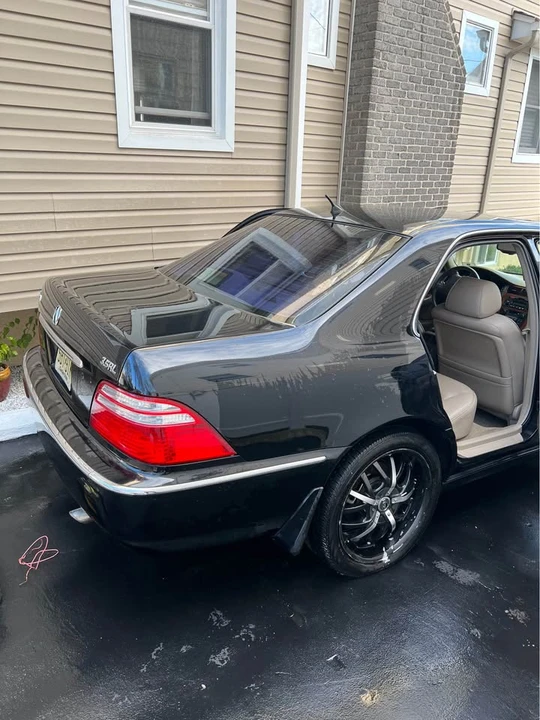 2003 Acura RL 1st Gen - Image 12 of 12