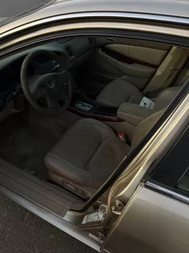 2003 Acura TL 2nd Gen - Image 4 of 5