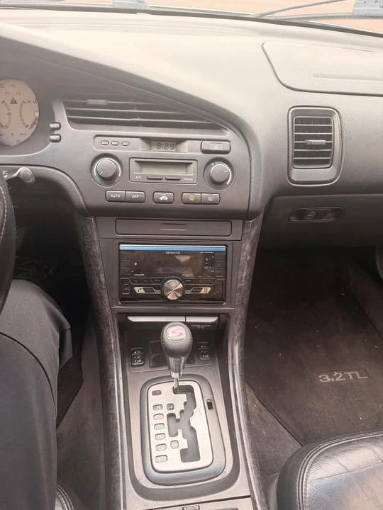 2003 Acura TL 2nd Gen - Image 12 of 17
