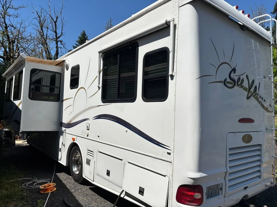 2003 Alfa Leisure RVs - Image 2 of 20