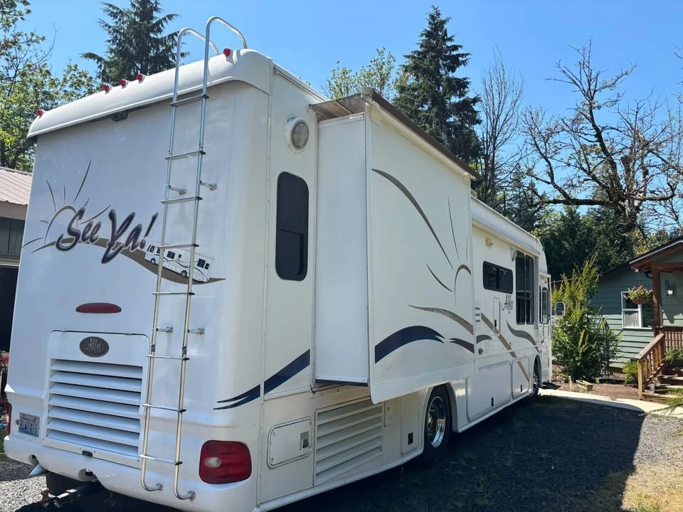 2003 Alfa Leisure RVs - Image 3 of 20