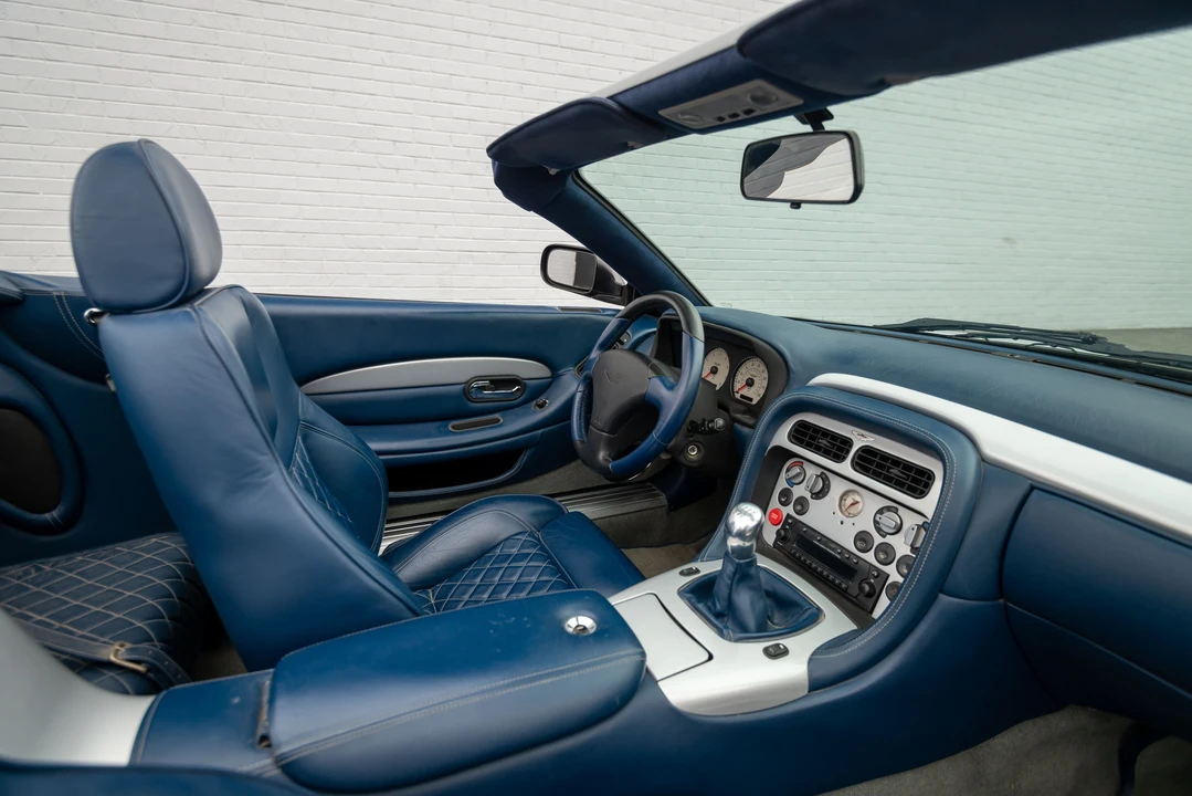 2003 Aston Martin Vanquish 1st Gen - Image 19 of 31