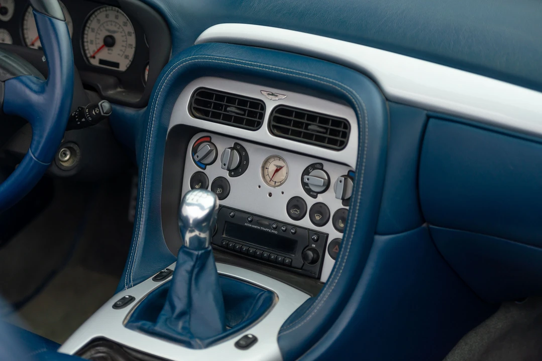 2003 Aston Martin Vanquish 1st Gen - Image 18 of 31