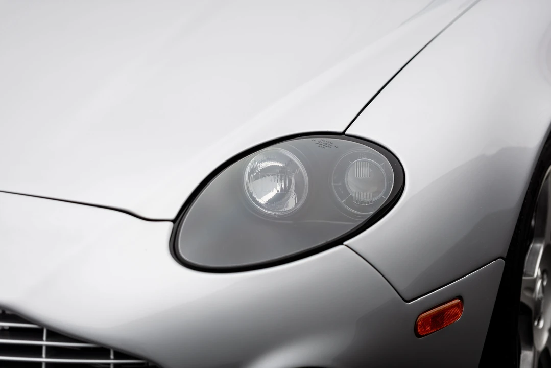 2003 Aston Martin Vanquish 1st Gen - Image 29 of 31