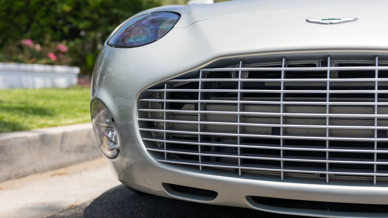 2003 Aston Martin DB AR1 - Image 10 of 31