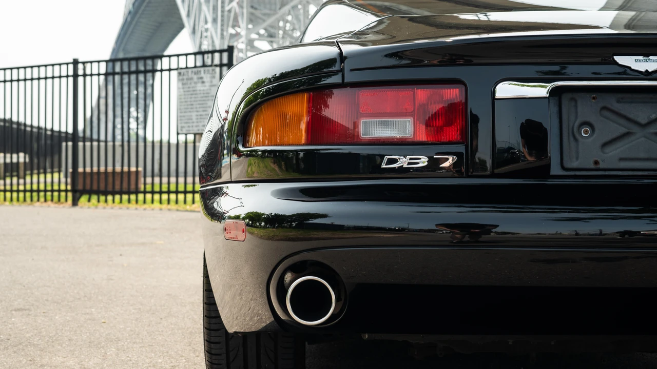 2003 Aston Martin DB7 Vantage - Image 27 of 31