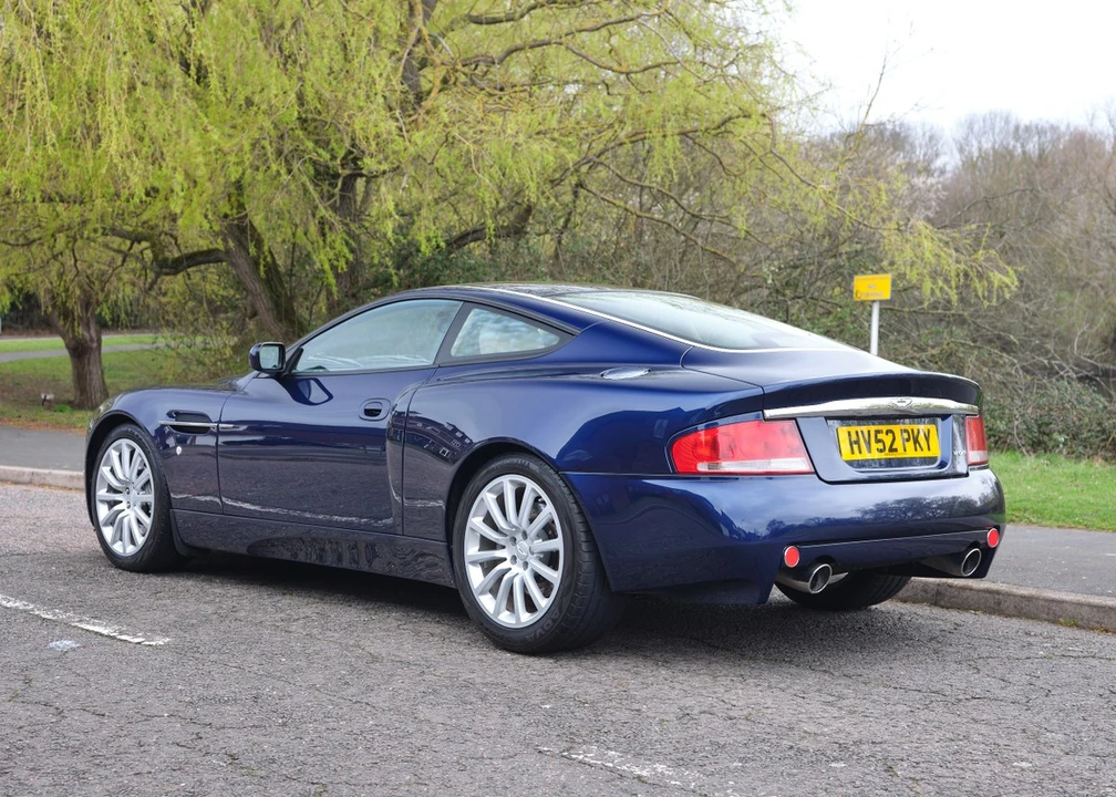 2003 Aston Martin Vanquish 1st Gen - Image 13 of 30