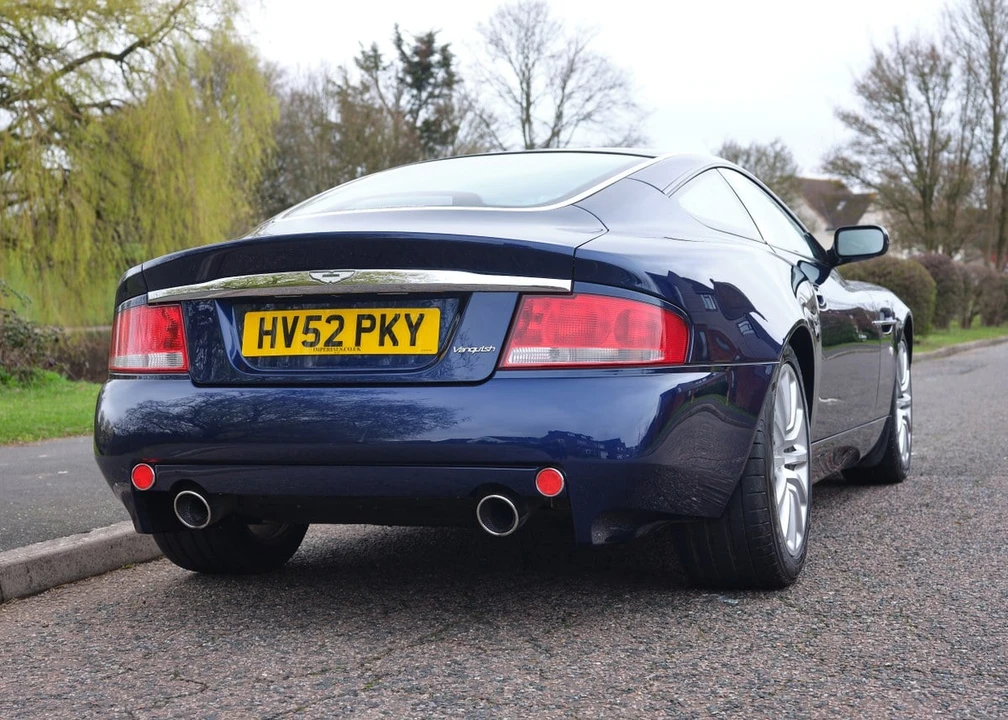2003 Aston Martin Vanquish 1st Gen - Image 10 of 30