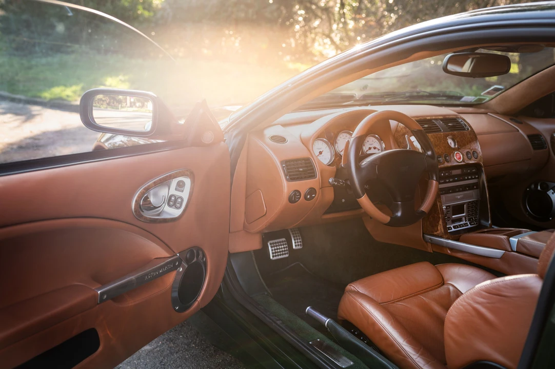 2003 Aston Martin Vanquish 1st Gen - Image 25 of 31