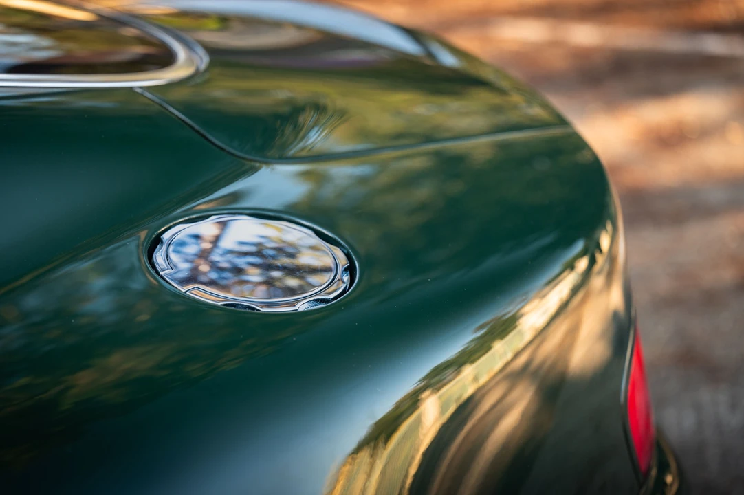 2003 Aston Martin Vanquish 1st Gen - Image 17 of 31