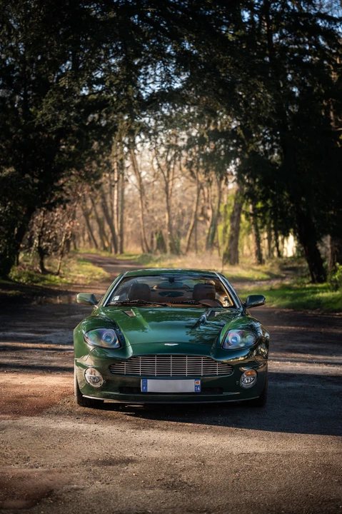 2003 Aston Martin Vanquish 1st Gen - Image 10 of 31