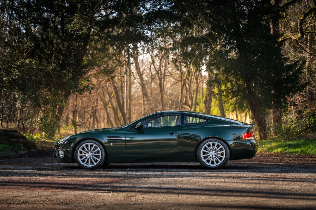 2003 Aston Martin Vanquish 1st Gen - Image 8 of 31