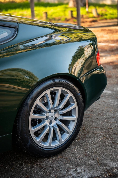 2003 Aston Martin Vanquish 1st Gen - Image 18 of 31
