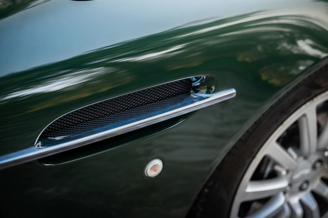 2003 Aston Martin Vanquish 1st Gen - Image 14 of 31