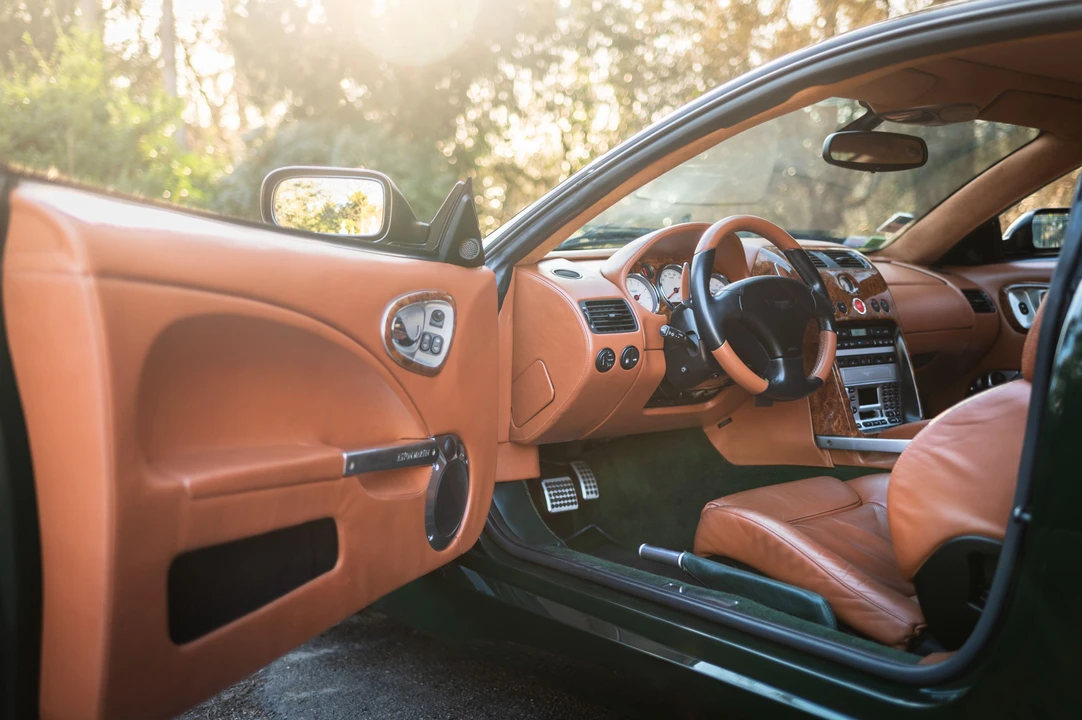 2003 Aston Martin Vanquish 1st Gen - Image 23 of 31