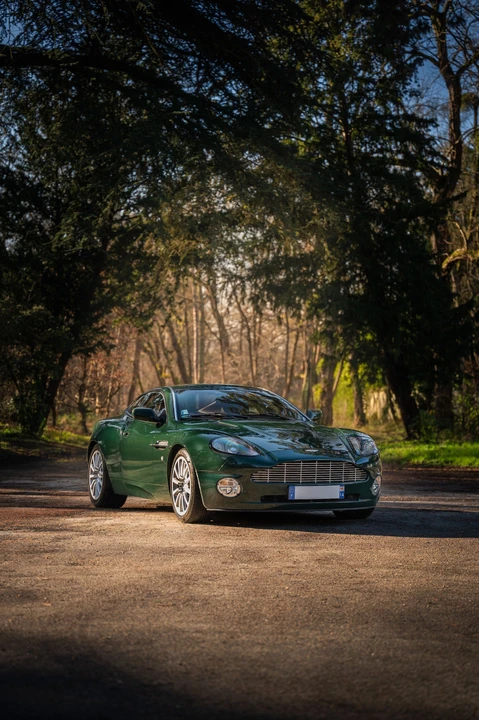 2003 Aston Martin Vanquish 1st Gen - Image 11 of 31