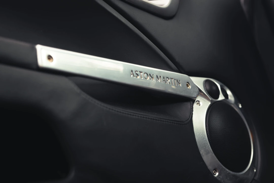 2003 Aston Martin Vanquish 1st Gen - Image 11 of 31