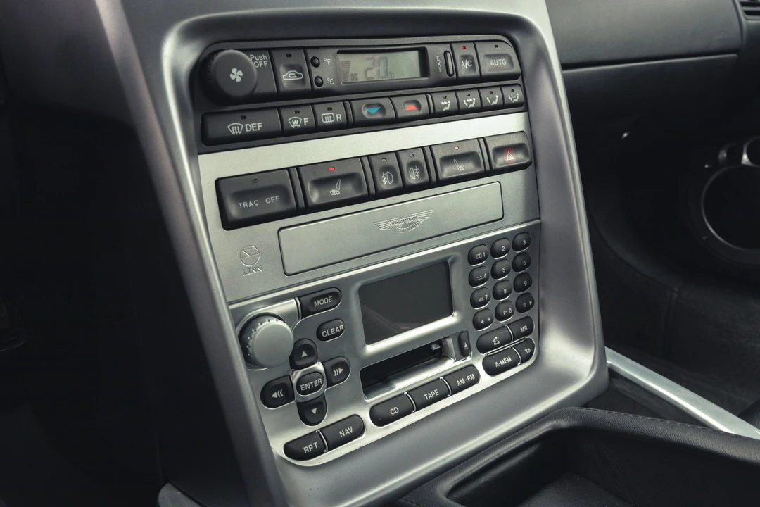 2003 Aston Martin Vanquish 1st Gen - Image 21 of 31