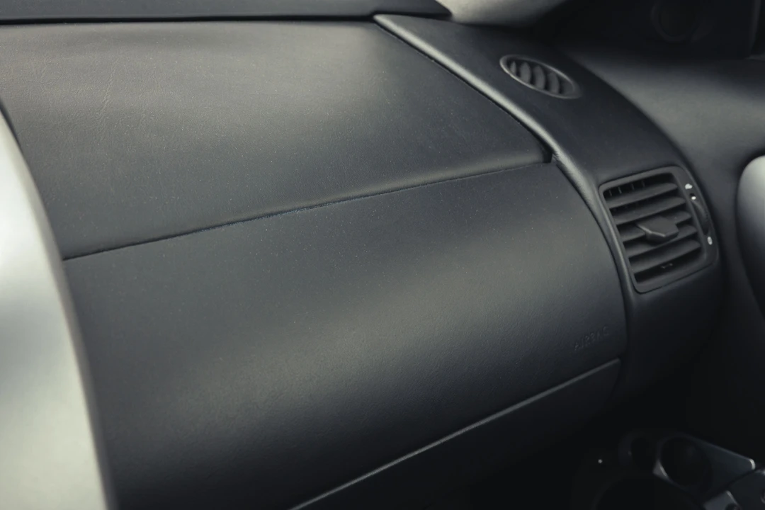 2003 Aston Martin Vanquish 1st Gen - Image 23 of 31