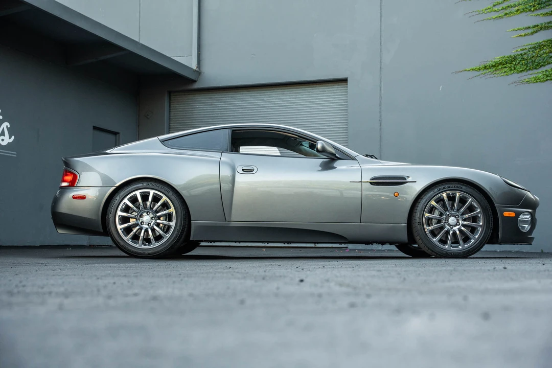 2003 Aston Martin Vanquish 1st Gen - Image 20 of 31
