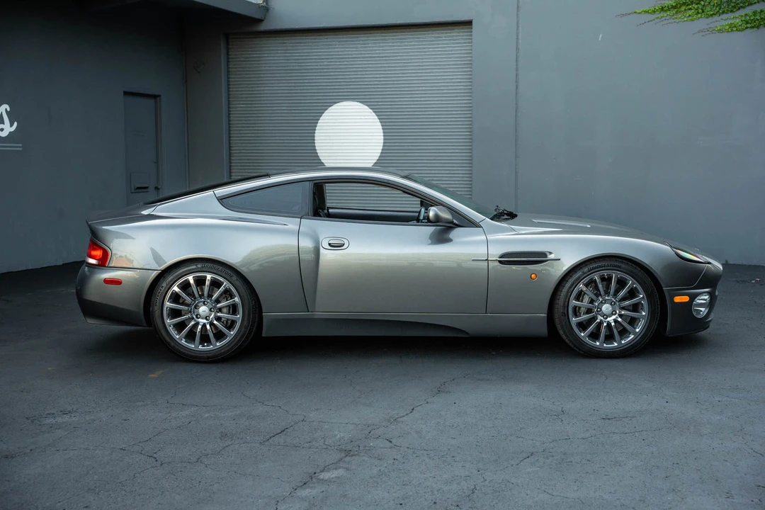 2003 Aston Martin Vanquish 1st Gen - Image 19 of 31