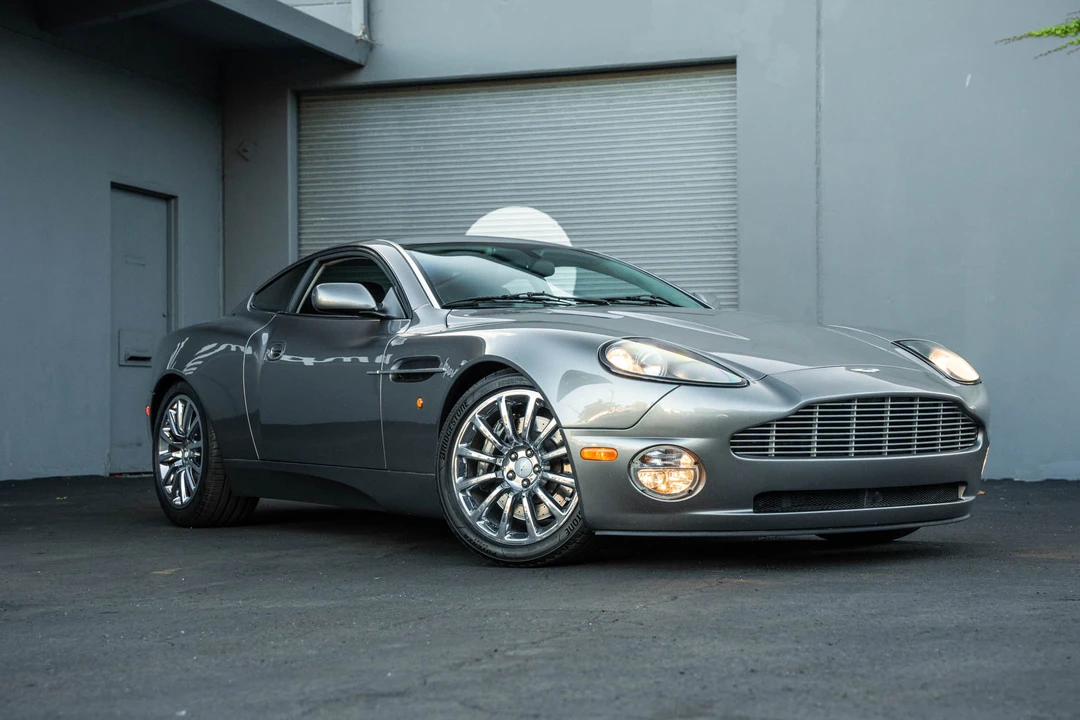 2003 Aston Martin Vanquish 1st Gen - Image 16 of 31
