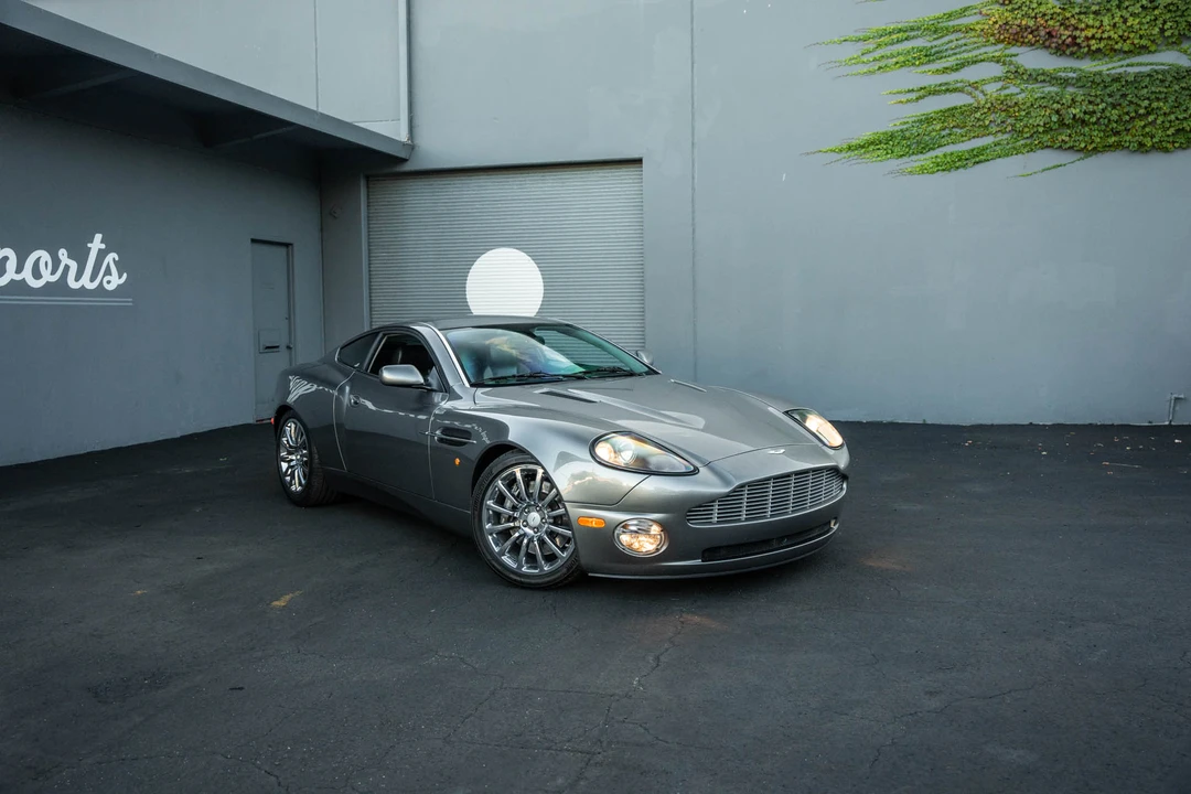 2003 Aston Martin Vanquish 1st Gen - Image 12 of 31
