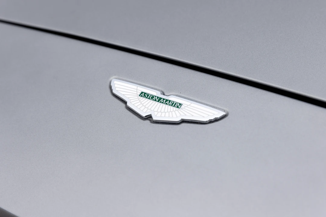 2003 Aston Martin Vanquish 1st Gen - Image 20 of 31