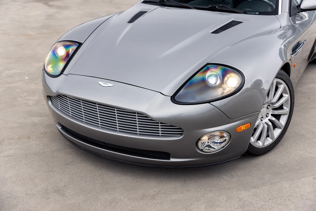 2003 Aston Martin Vanquish 1st Gen - Image 18 of 31