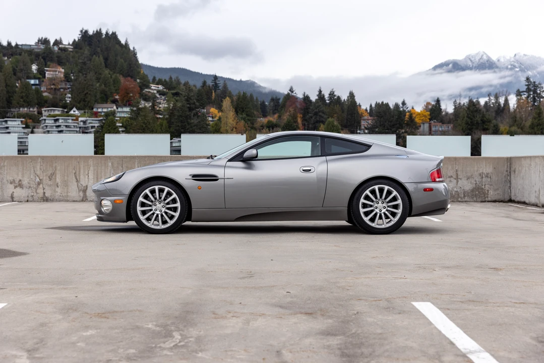 2003 Aston Martin Vanquish 1st Gen - Image 24 of 31