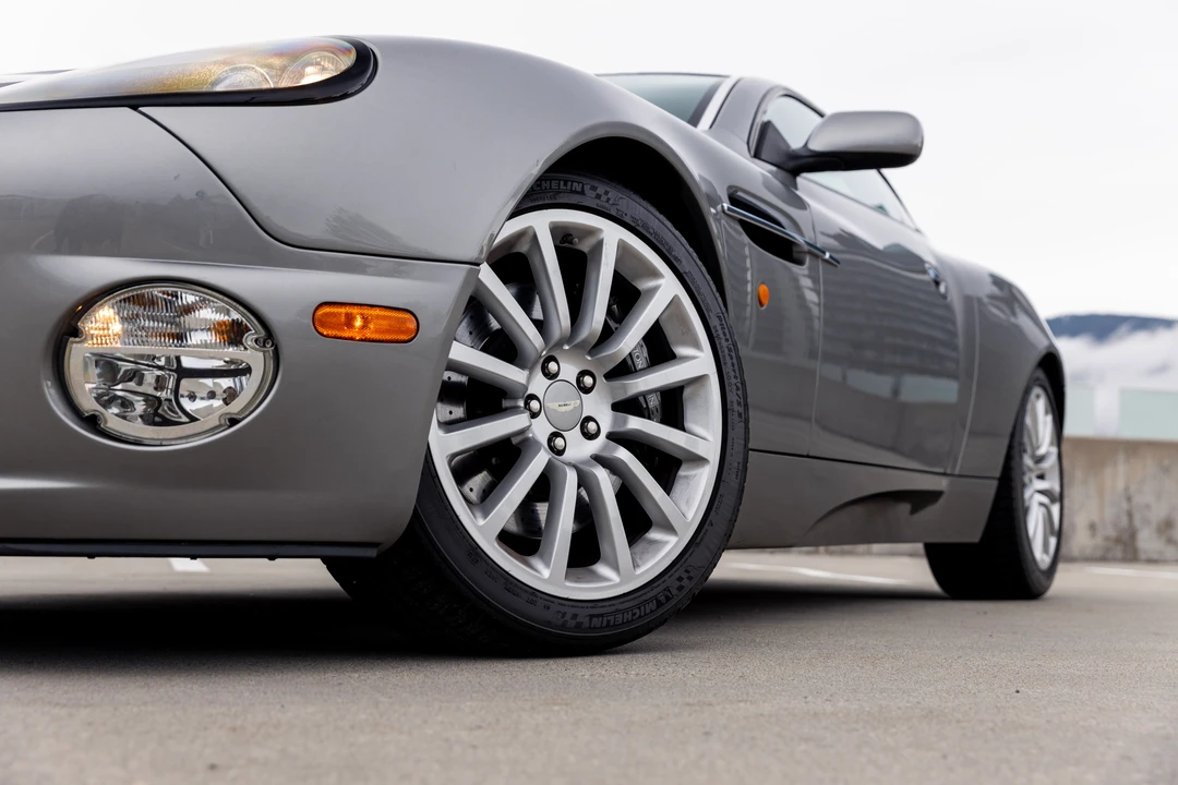 2003 Aston Martin Vanquish 1st Gen - Image 21 of 31