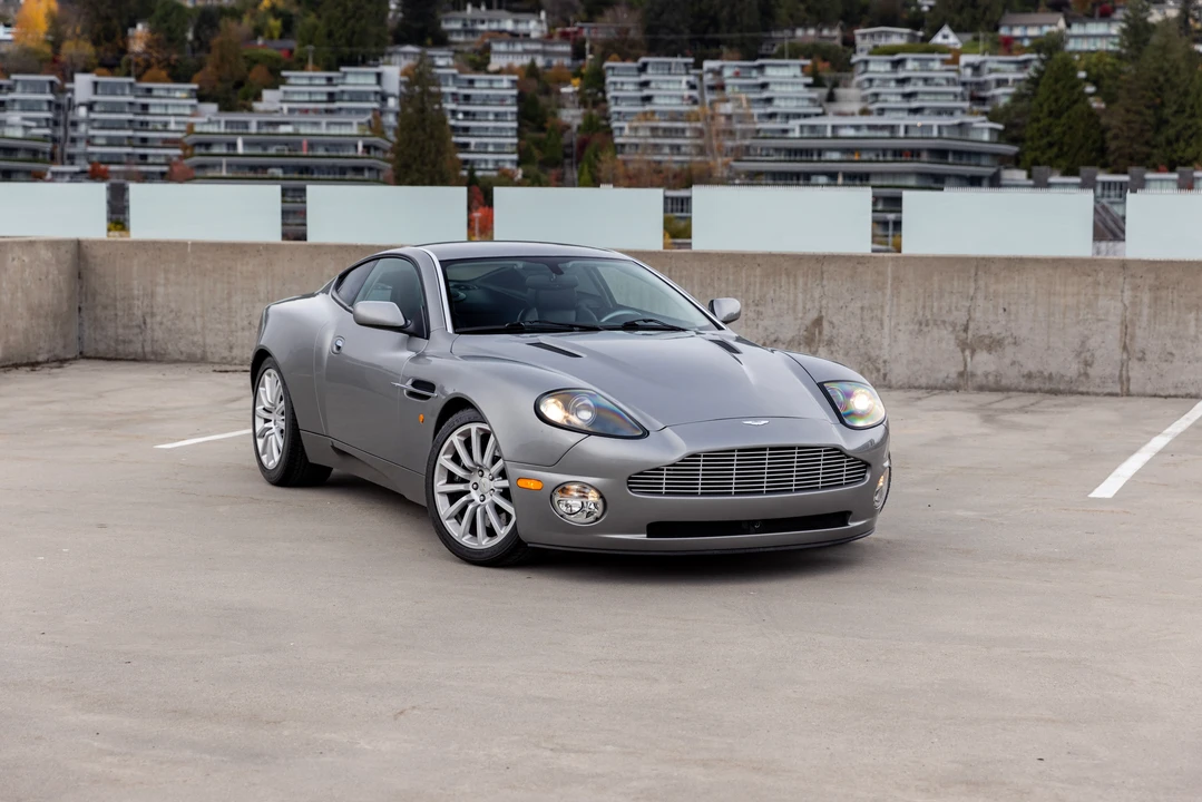 2003 Aston Martin Vanquish 1st Gen - Image 11 of 31