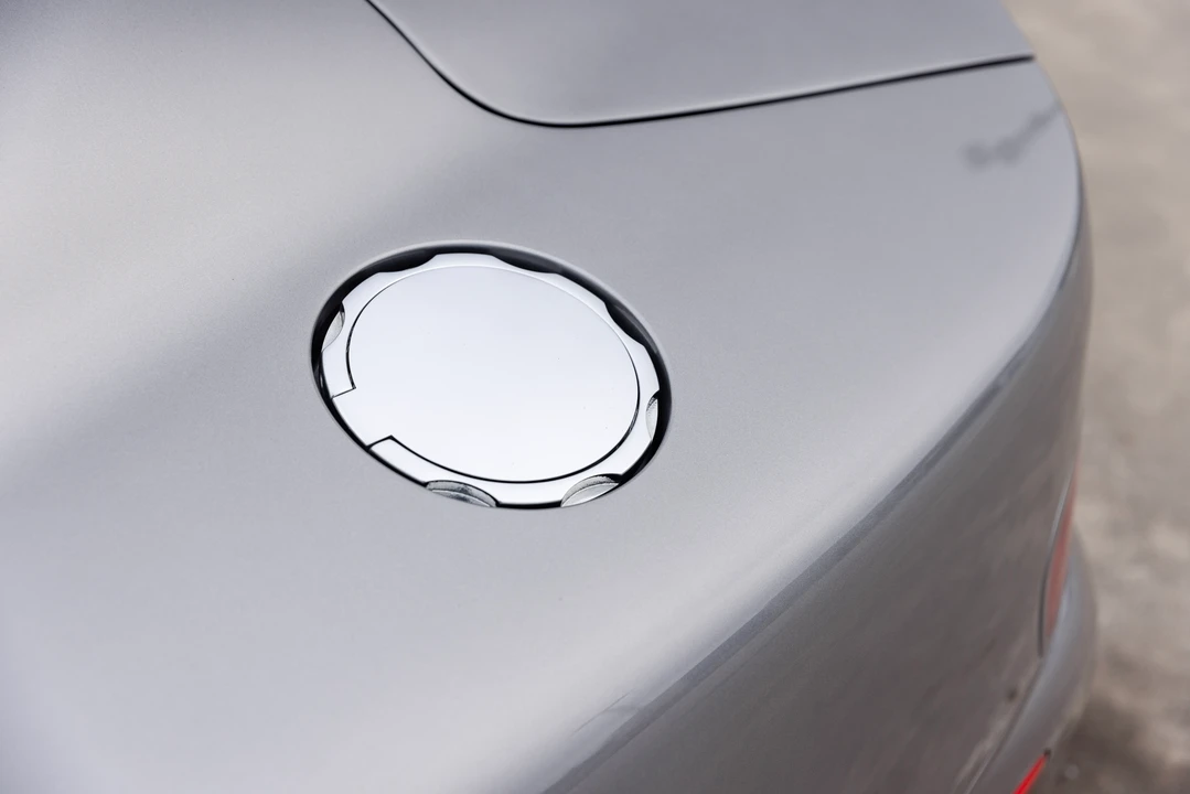2003 Aston Martin Vanquish 1st Gen - Image 26 of 31