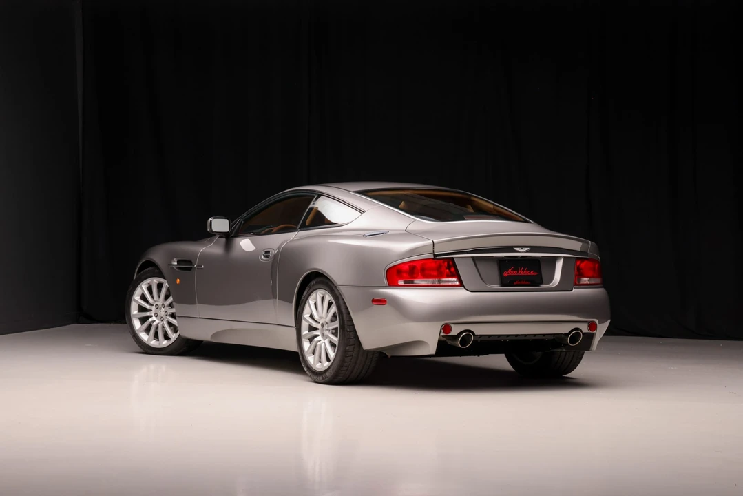2003 Aston Martin Vanquish 1st Gen - Image 10 of 31