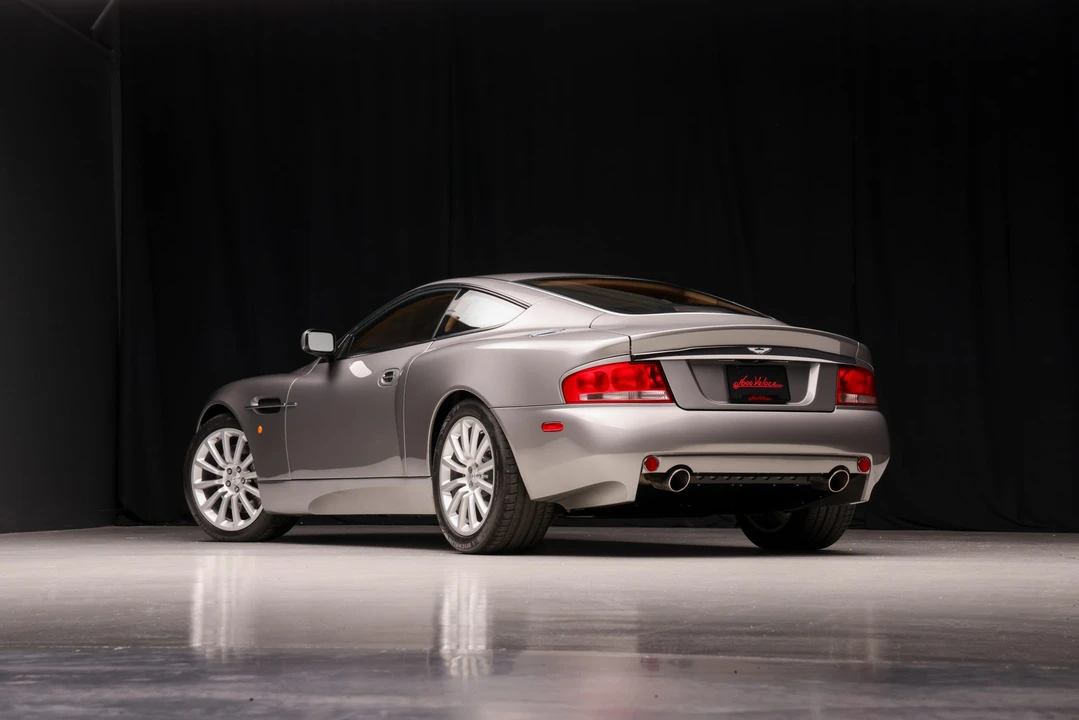 2003 Aston Martin Vanquish 1st Gen - Image 11 of 31