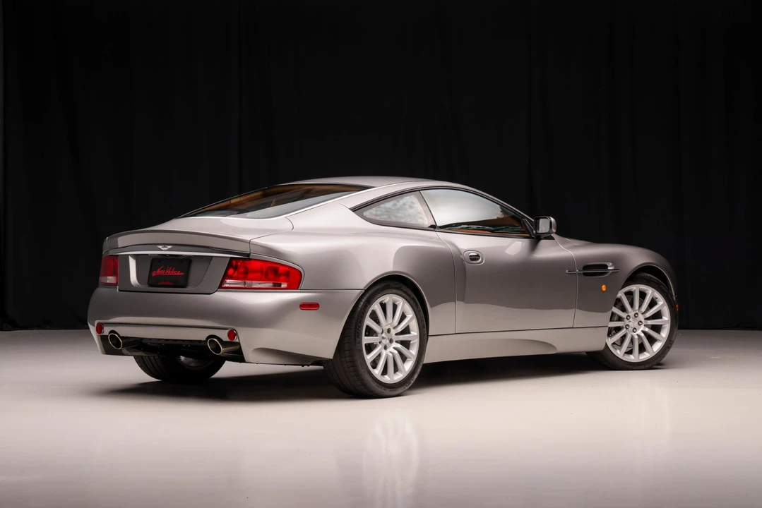 2003 Aston Martin Vanquish 1st Gen - Image 16 of 31