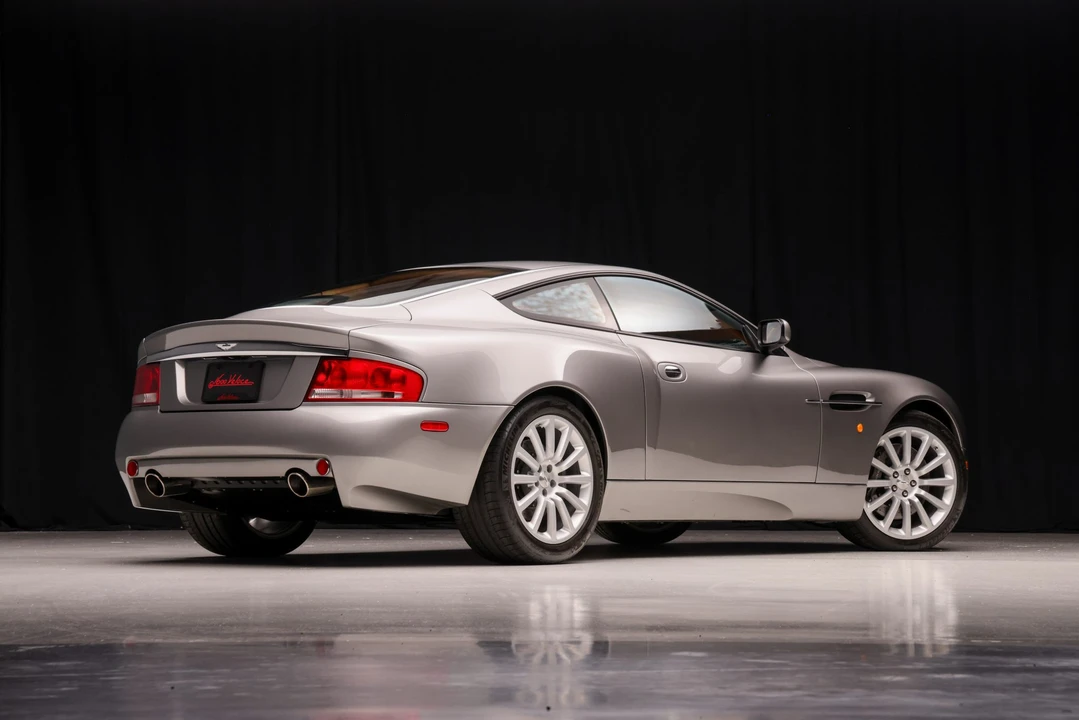 2003 Aston Martin Vanquish 1st Gen - Image 17 of 31