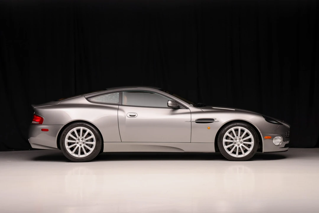 2003 Aston Martin Vanquish 1st Gen - Image 18 of 31