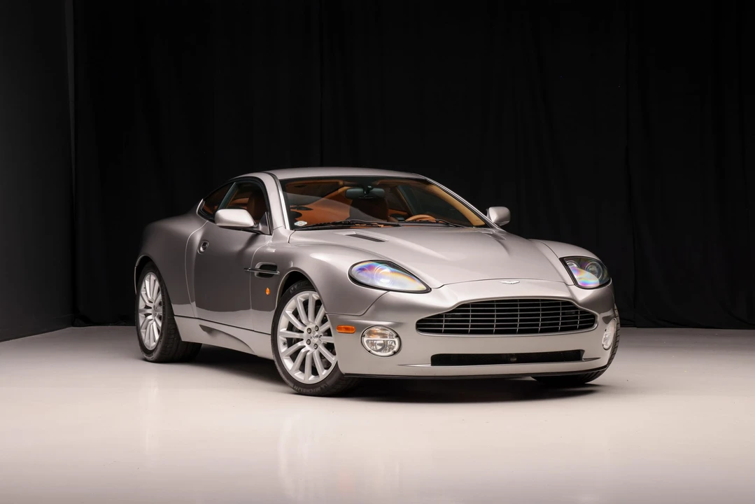 2003 Aston Martin Vanquish 1st Gen - Image 22 of 31