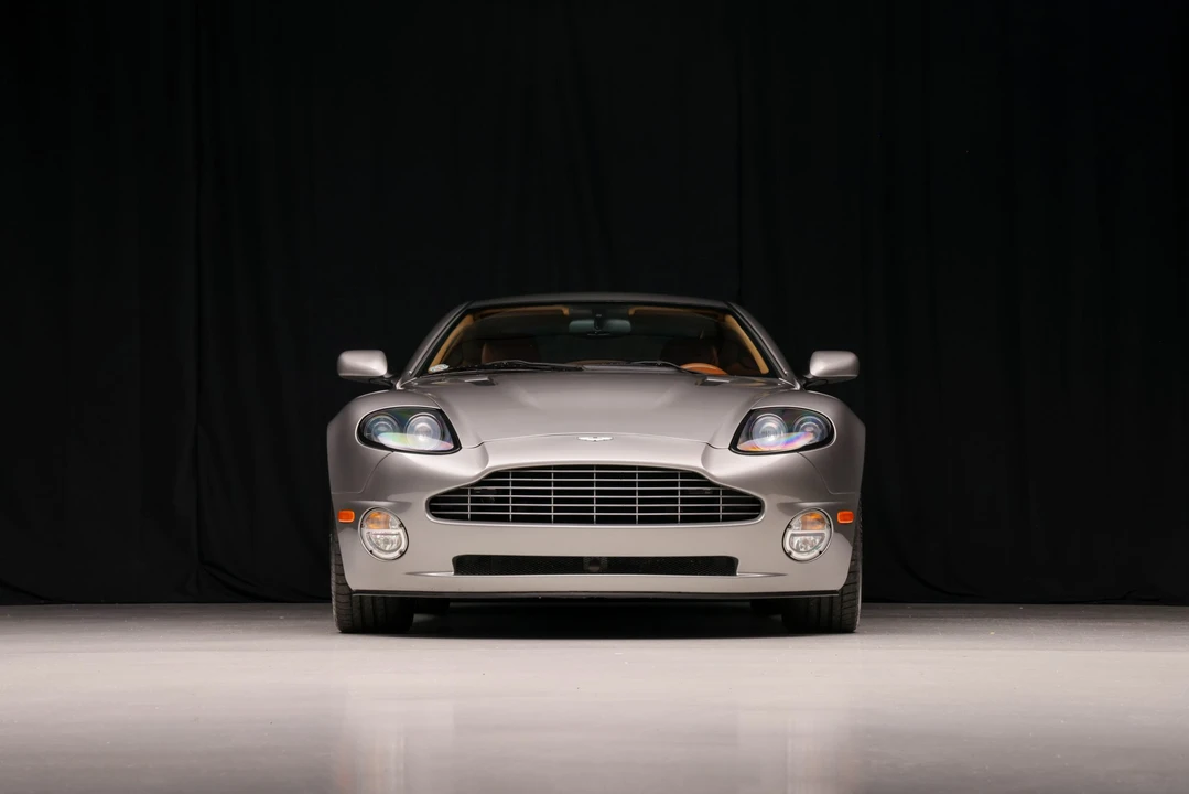 2003 Aston Martin Vanquish 1st Gen - Image 25 of 31