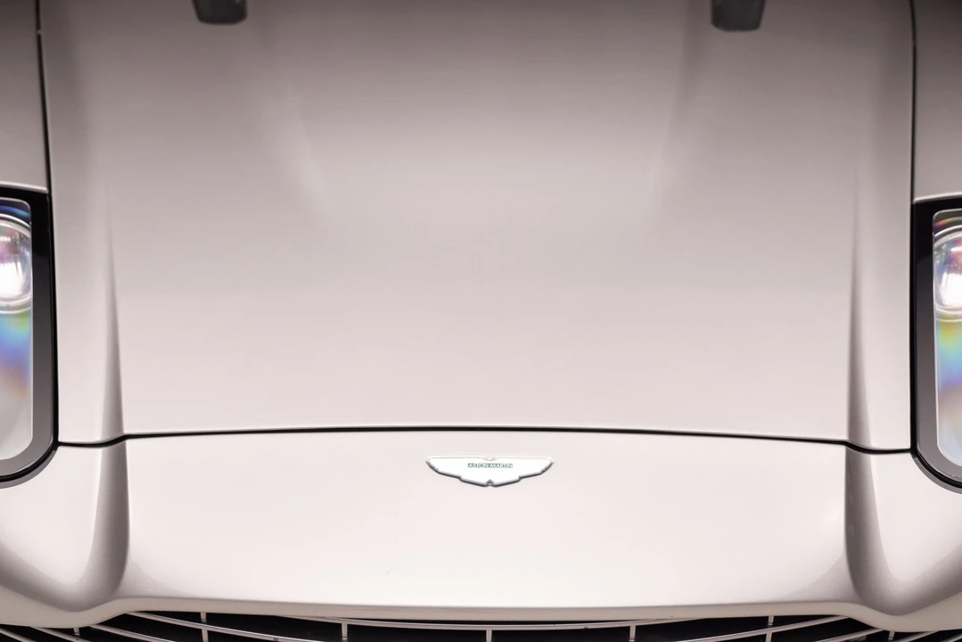2003 Aston Martin Vanquish 1st Gen - Image 30 of 31