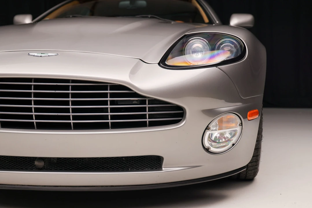 2003 Aston Martin Vanquish 1st Gen - Image 28 of 31