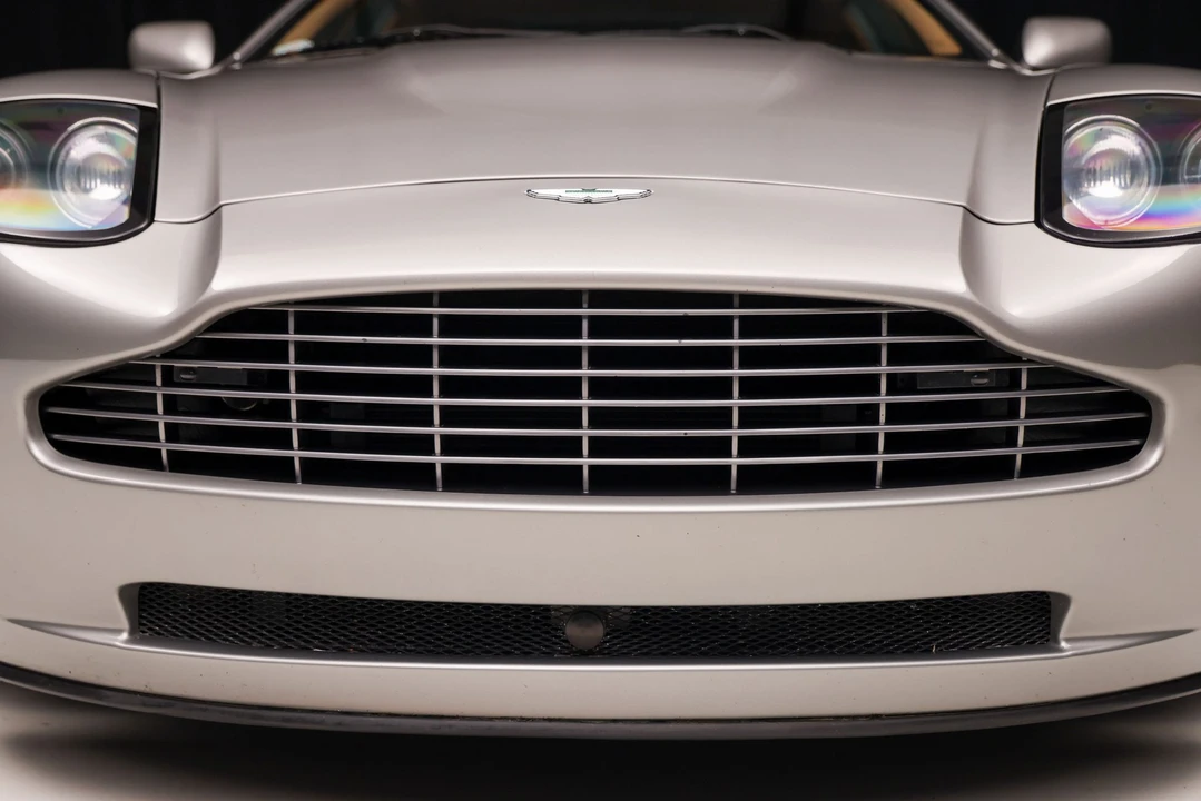 2003 Aston Martin Vanquish 1st Gen - Image 27 of 31