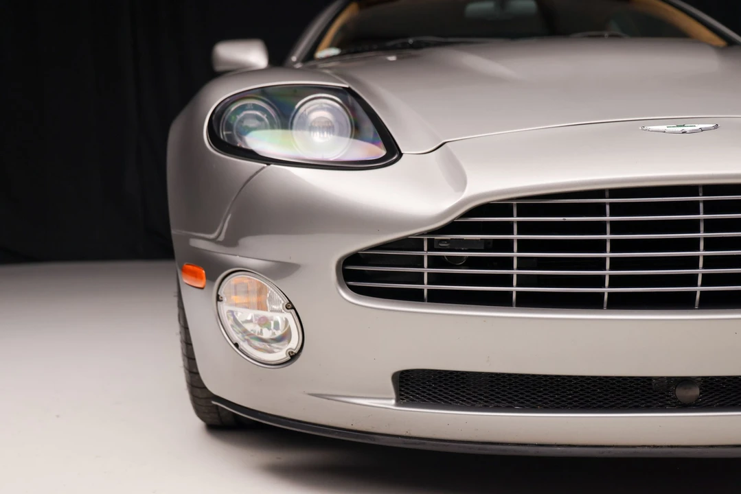 2003 Aston Martin Vanquish 1st Gen - Image 26 of 31