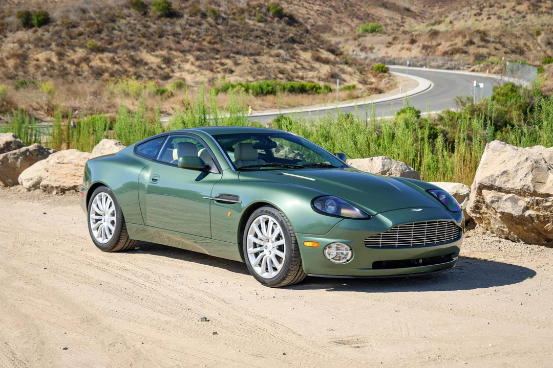2003 Aston Martin Vanquish 1st Gen - Image 9 of 31