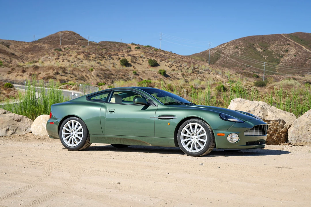 2003 Aston Martin Vanquish 1st Gen - Image 11 of 31