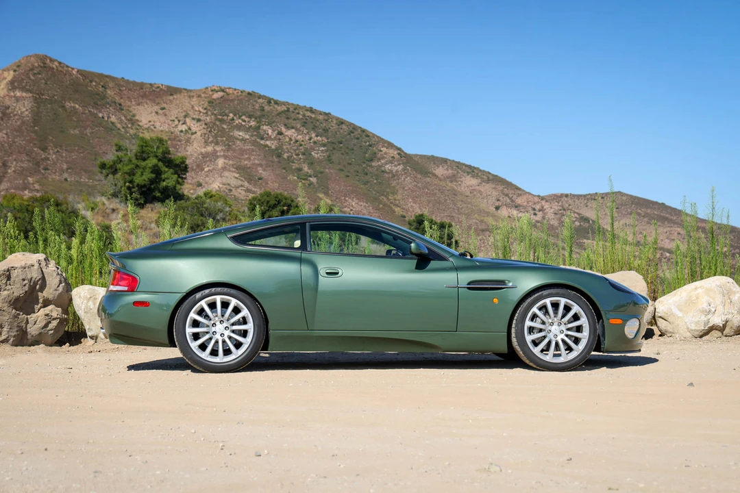 2003 Aston Martin Vanquish 1st Gen - Image 12 of 31