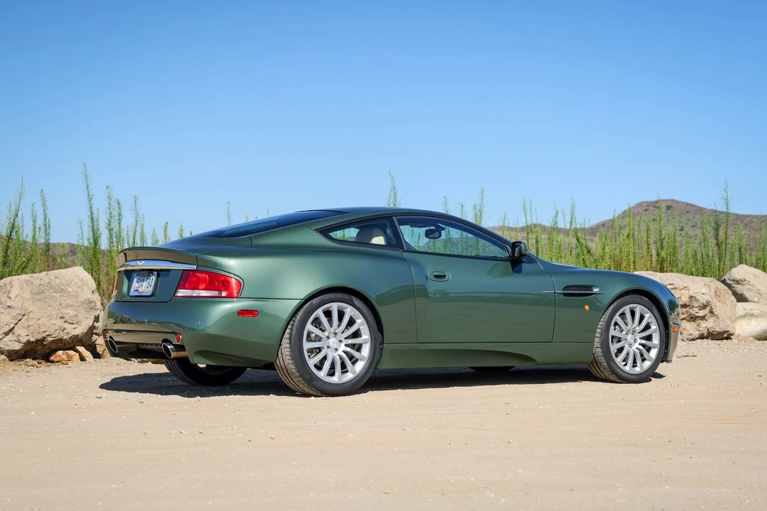 2003 Aston Martin Vanquish 1st Gen - Image 13 of 31