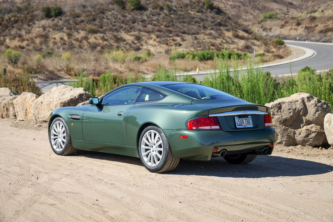 2003 Aston Martin Vanquish 1st Gen - Image 17 of 31