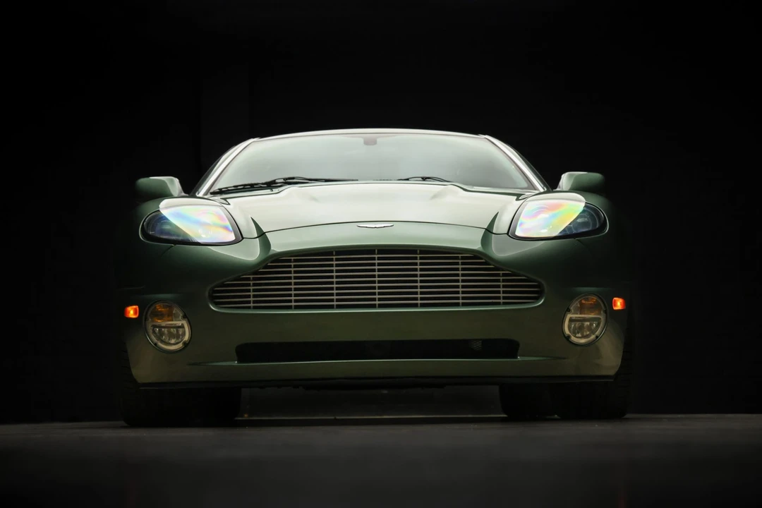 2003 Aston Martin Vanquish 1st Gen - Image 25 of 31